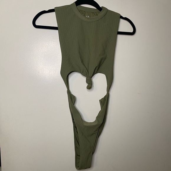 Frankie’s Bikinis Blake One Piece - Picture 3 of 6